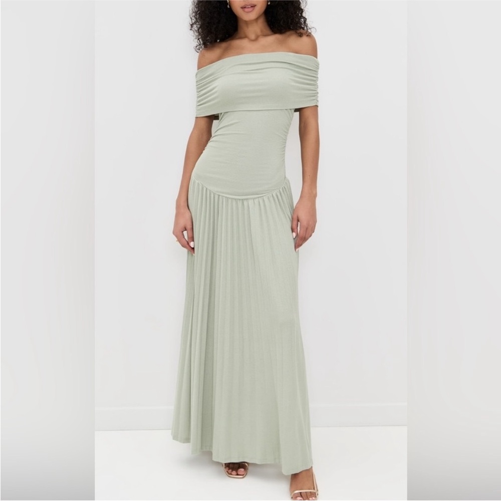 Lioness Field of Dreams Sage Green Off the Shoulder Maxi Dress in size Medium